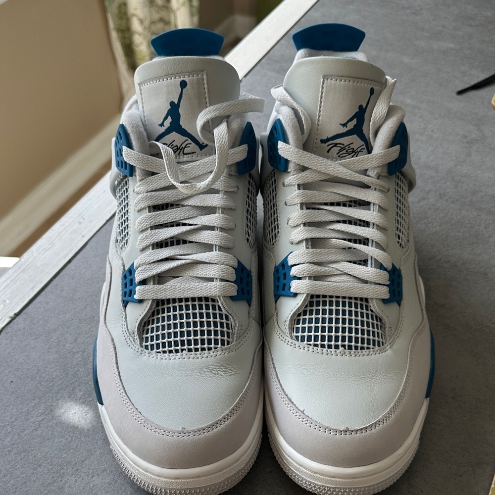 Jordan 4 Retro - Size 12